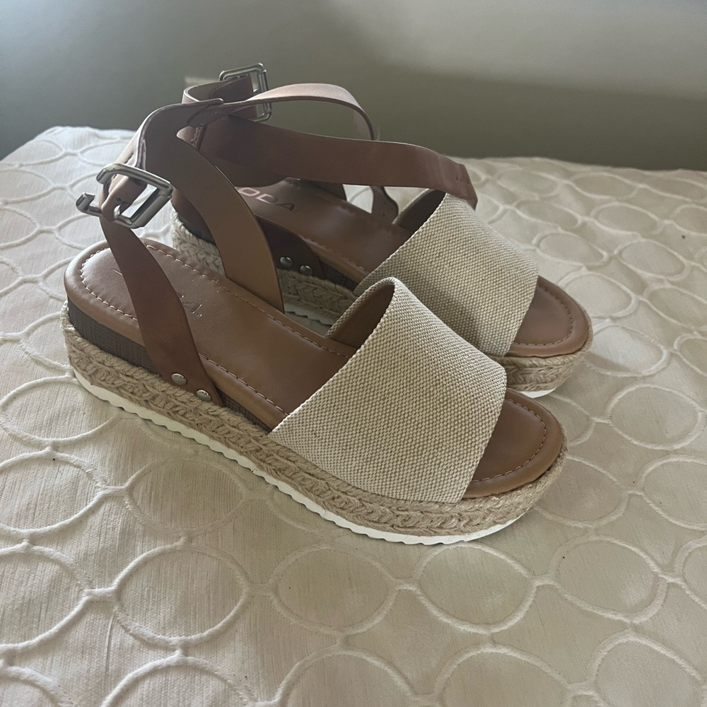 Soda Wedge linen sandals